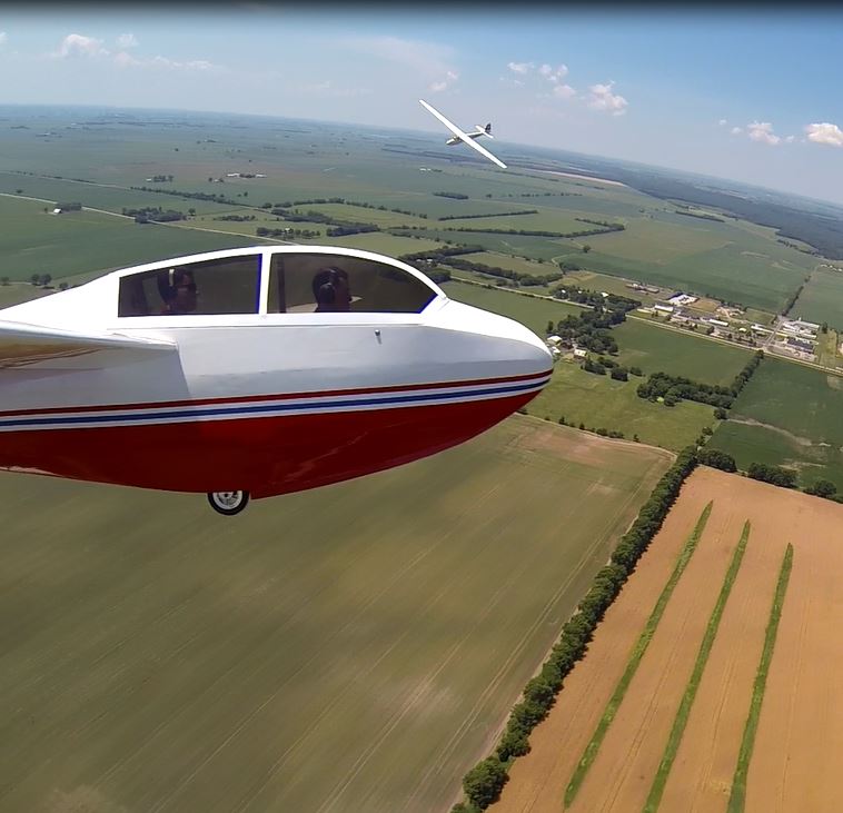 Click image for larger version

Name:	Flying with friends1.JPG
Views:	100
Size:	70.8 KB
ID:	10938