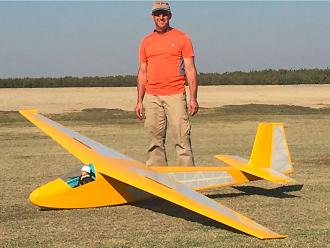 Click image for larger version

Name:	A Swallow and its Pilot.JPG
Views:	433
Size:	123.5 KB
ID:	32649